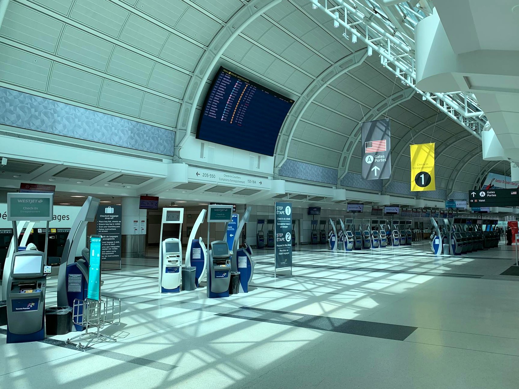 인천공항 터미널 내부