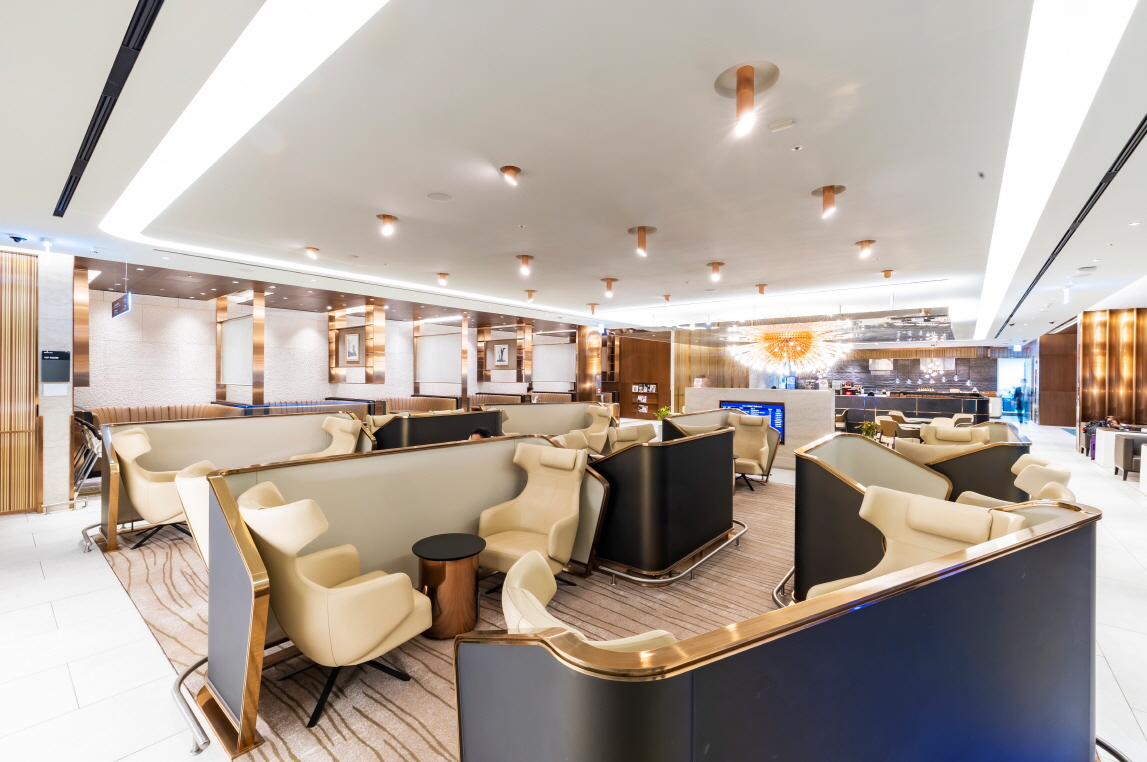 현대적인 라운지 좌석 배치