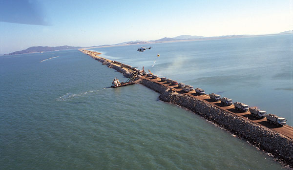 대규모 인프라 건설 현장