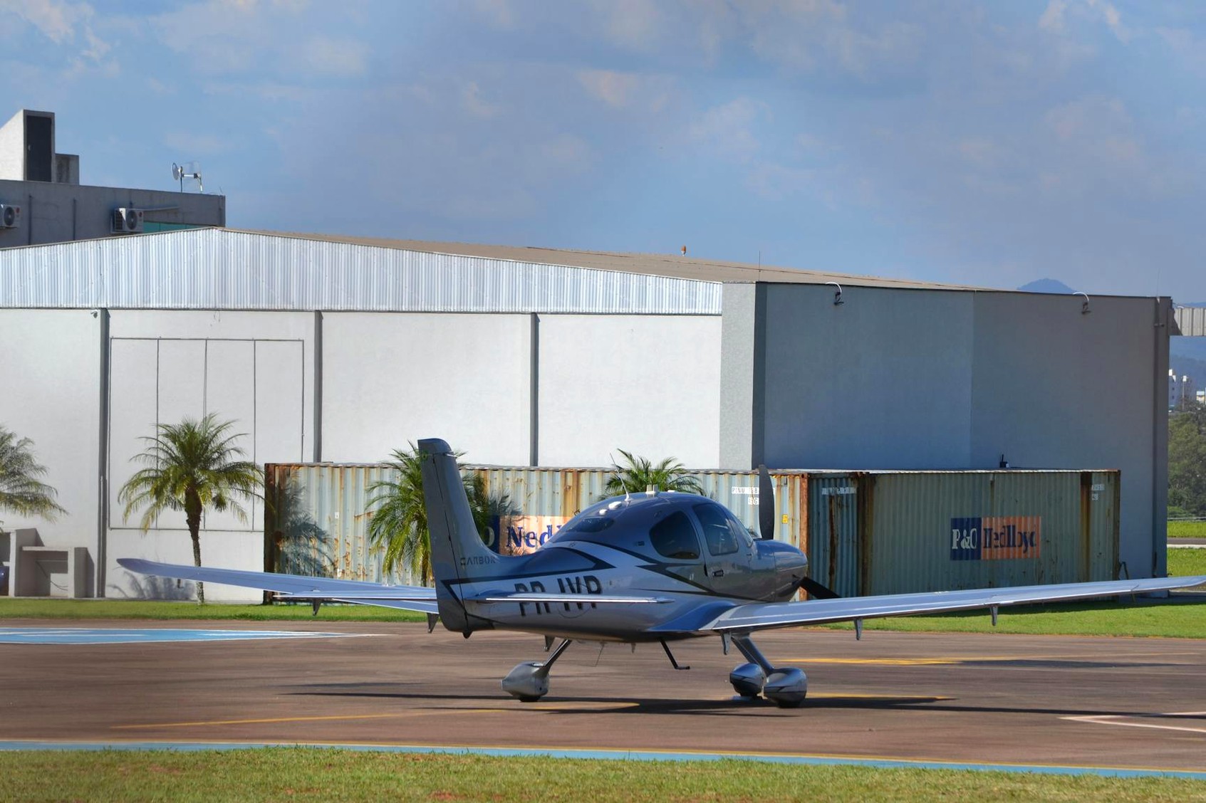 공항 활주로 조명